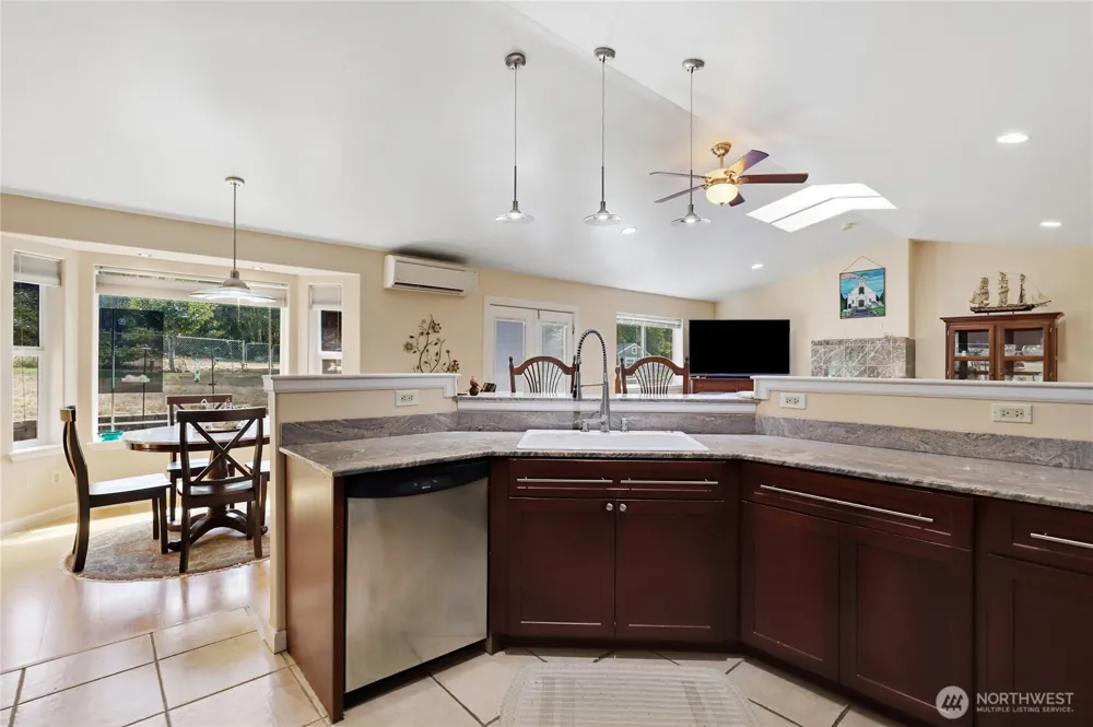 6385 NW Airpark Court Silverdale, WA 98383