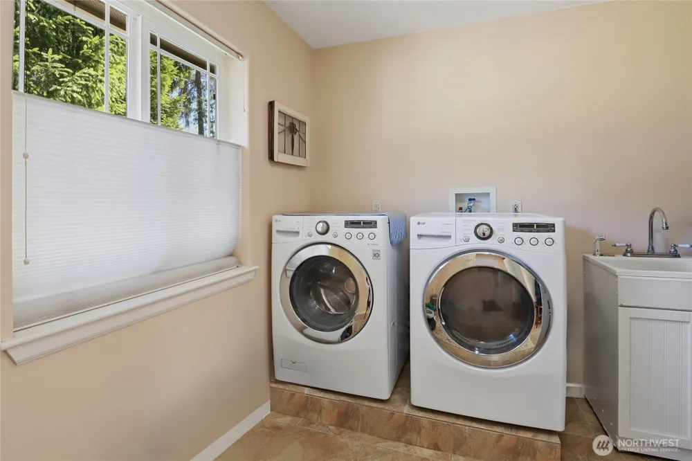 6385 NW Airpark Court Silverdale, WA 98383