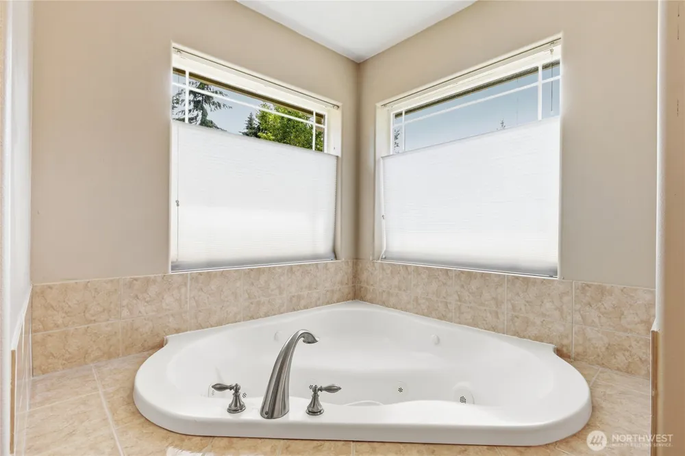 6385 NW Airpark Court Silverdale, WA 98383