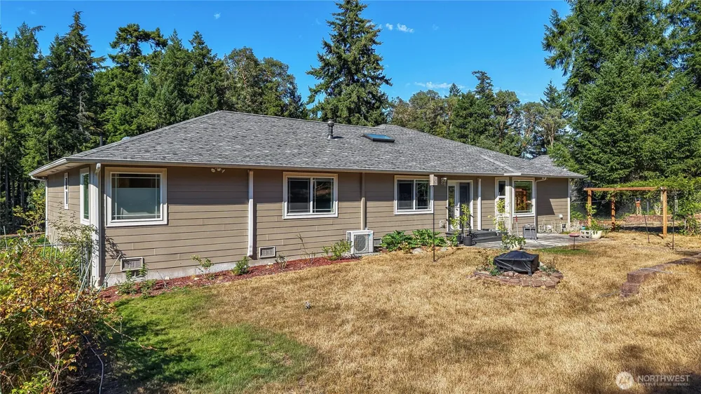 6385 NW Airpark Court Silverdale, WA 98383