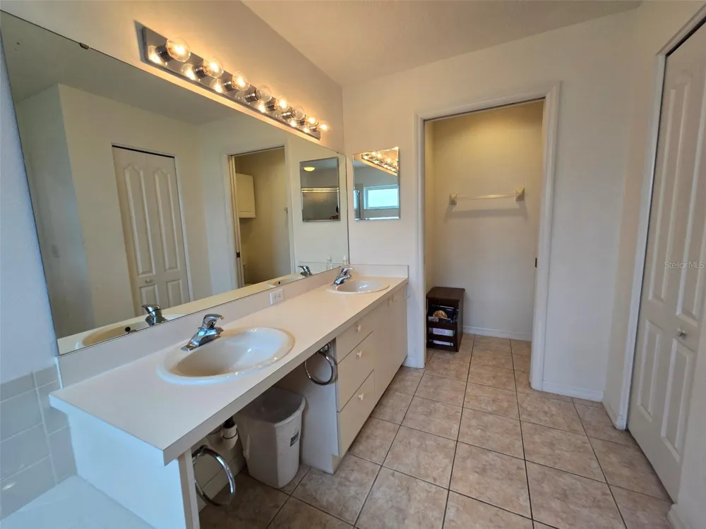 5320 HYLAND HILLS AVENUE #2218 Sarasota, FL 34241