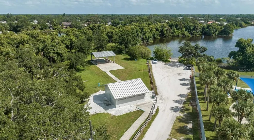 6811 HERON MEADOW DRIVE Sarasota, FL 34241