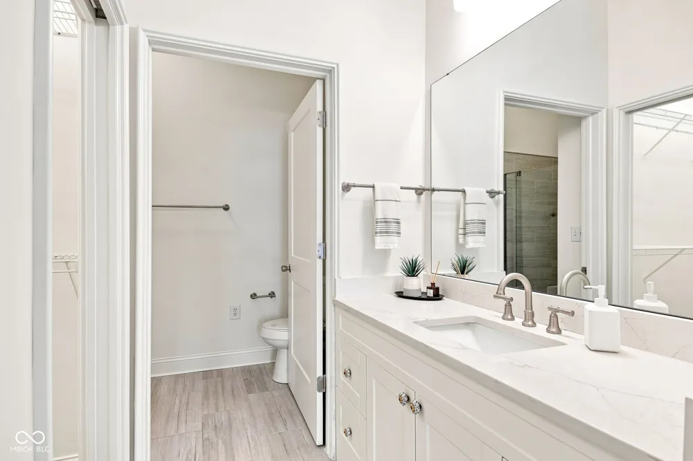 450 E Ohio Street #114 Indianapolis, IN 46204