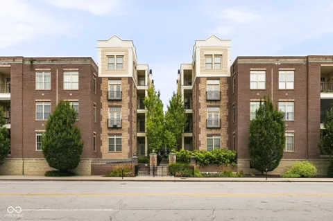 450 E Ohio Street #114