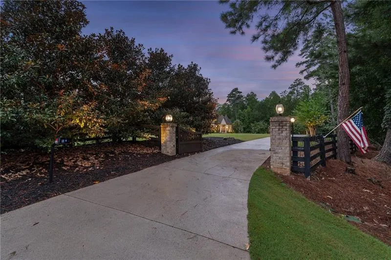 14560 Wood Road #B Milton, GA 30004