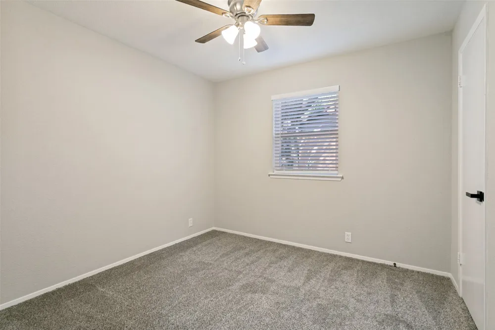 240 Collins Drive Burleson, TX 76028