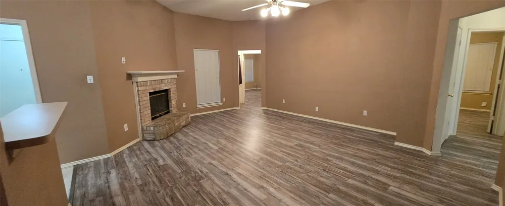 1912 Chapman Drive Lancaster, TX 75134