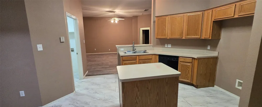 1912 Chapman Drive Lancaster, TX 75134