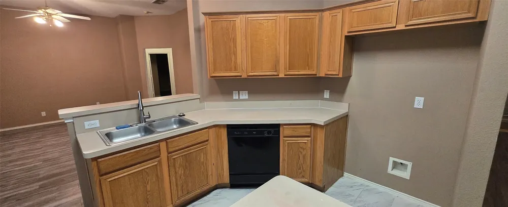 1912 Chapman Drive Lancaster, TX 75134
