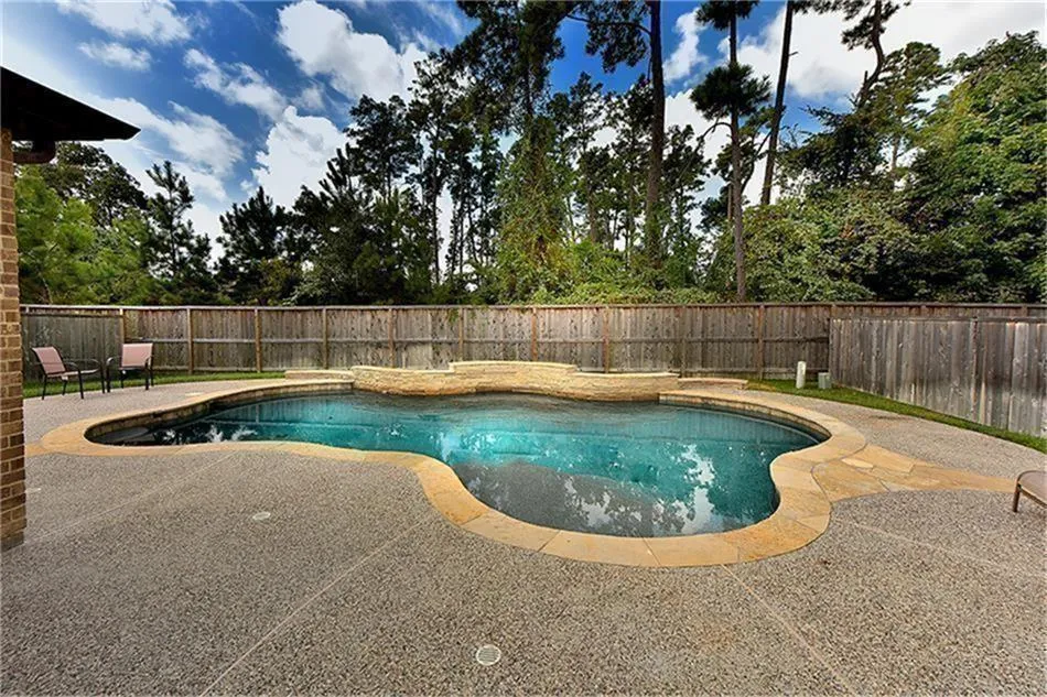 126 Hearthshire Circle The Woodlands, TX 77354