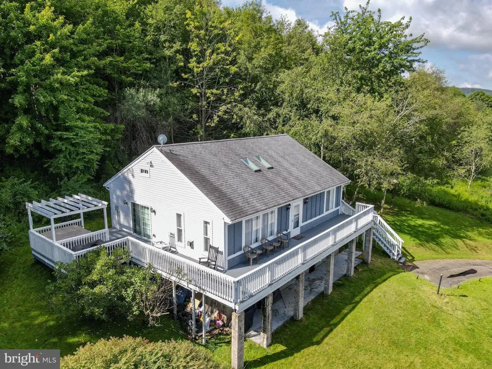 221 SETTLERS PASS Mc Henry, MD 21541