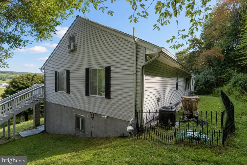 221 SETTLERS PASS Mc Henry, MD 21541