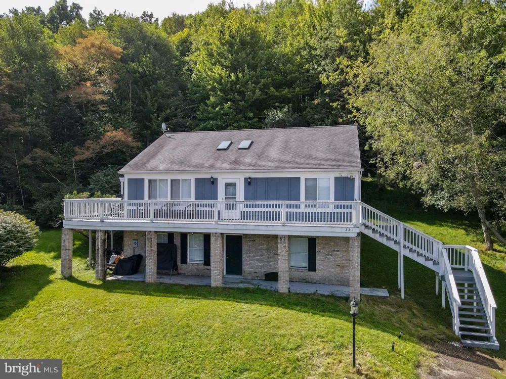 221 SETTLERS PASS Mc Henry, MD 21541