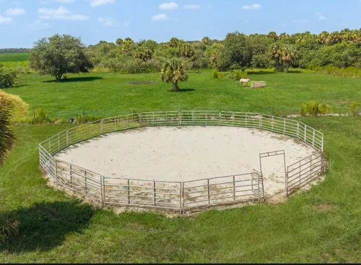 5729 US-98 Okeechobee, FL 34972