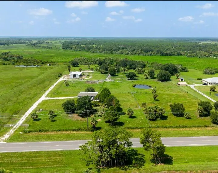 5729 US-98 Okeechobee, FL 34972