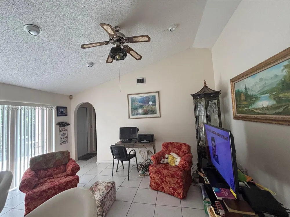 9510 Ashley Dr Miramar, FL 33025