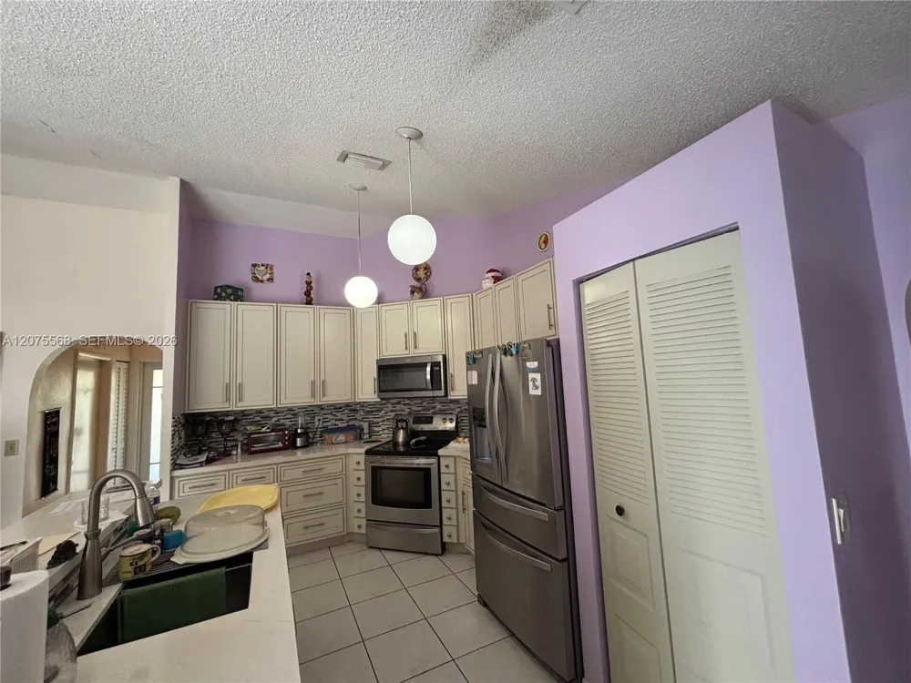 9510 Ashley Dr Miramar, FL 33025