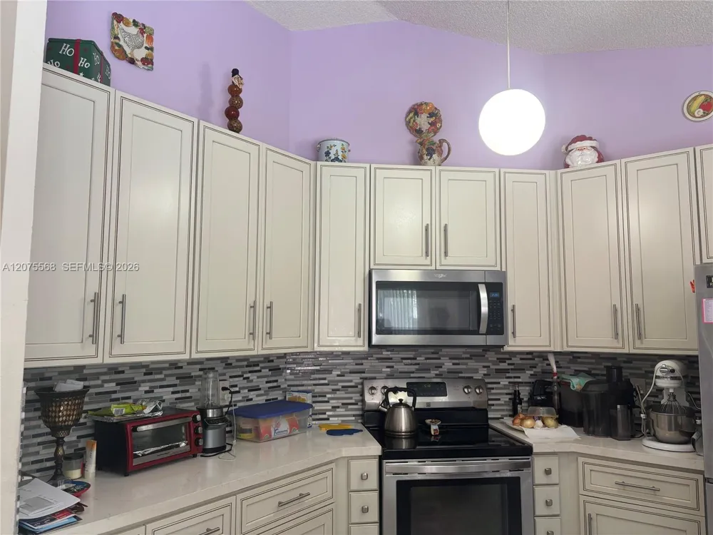 9510 Ashley Dr Miramar, FL 33025