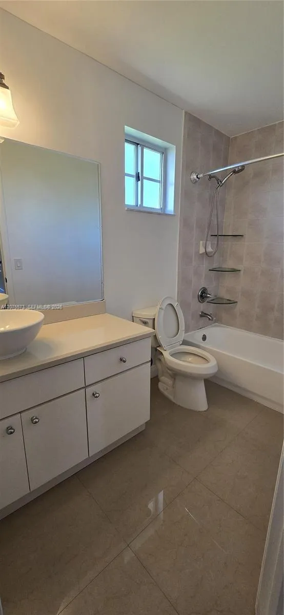 12005 SW 14th St #407-D Miami, FL 33184