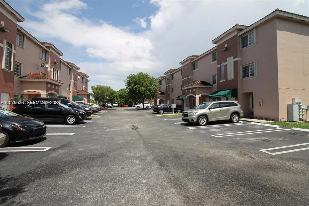 12005 SW 14th St #407-D Miami, FL 33184