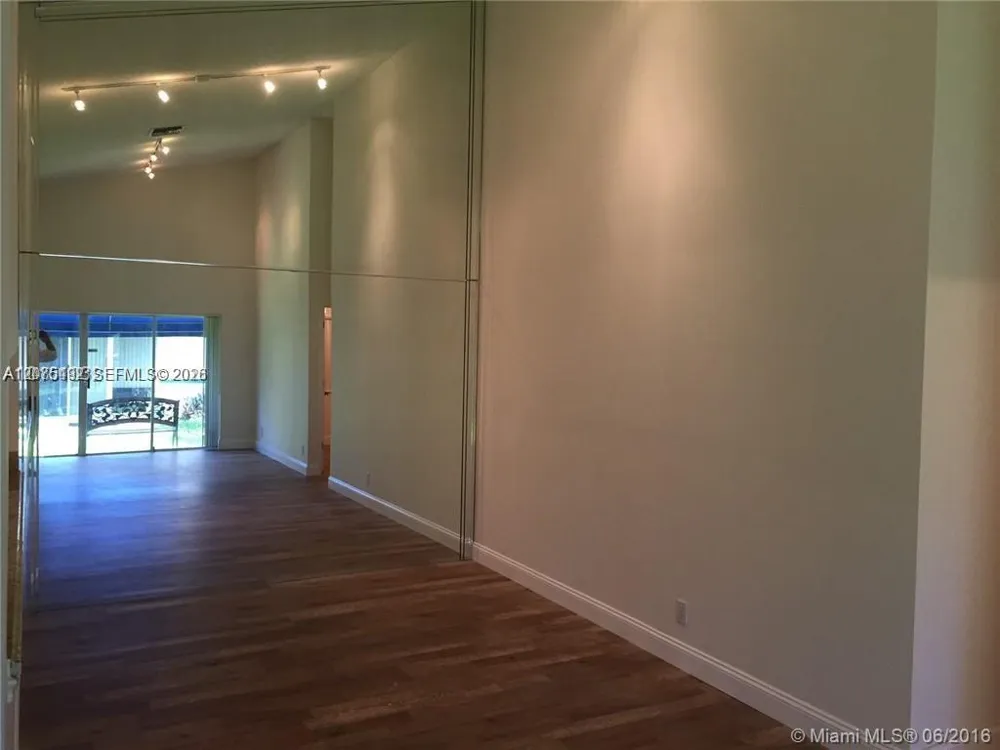 5201 SW 31st Ave #225 Dania Beach, FL 33312