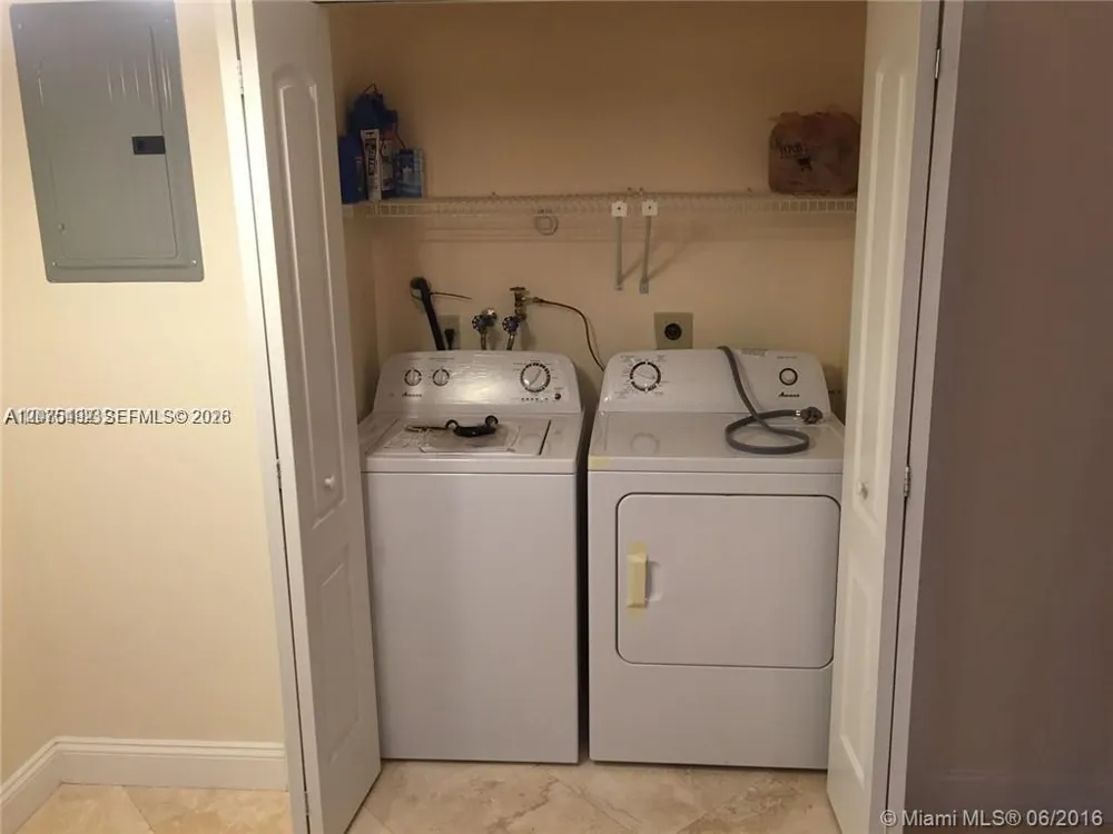 5201 SW 31st Ave #225 Dania Beach, FL 33312