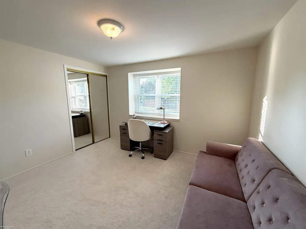 45564 Birchcrest Street Utica City, MI 48317