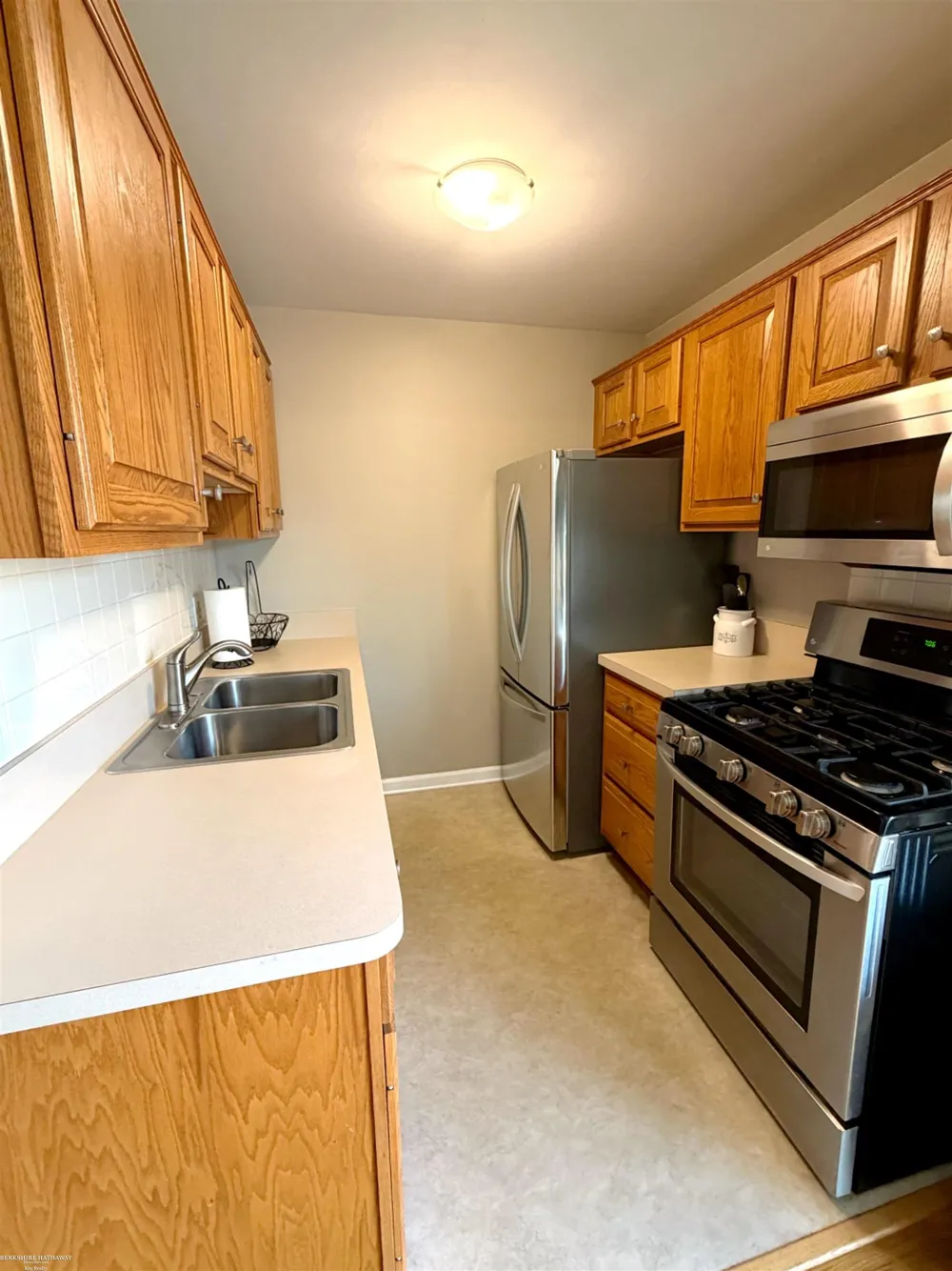 45564 Birchcrest Street Utica City, MI 48317