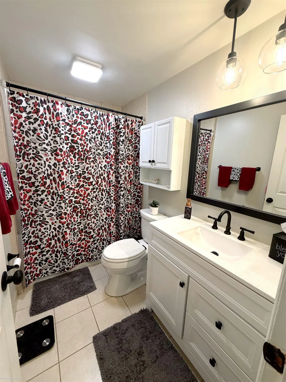 45564 Birchcrest Street Utica City, MI 48317