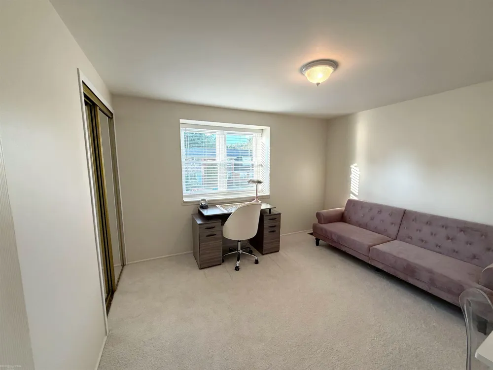 45564 Birchcrest Street Utica City, MI 48317