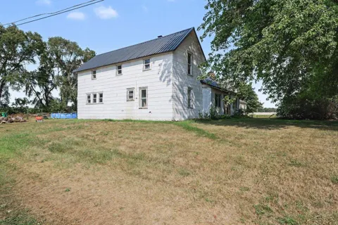 490 W Saginaw Street