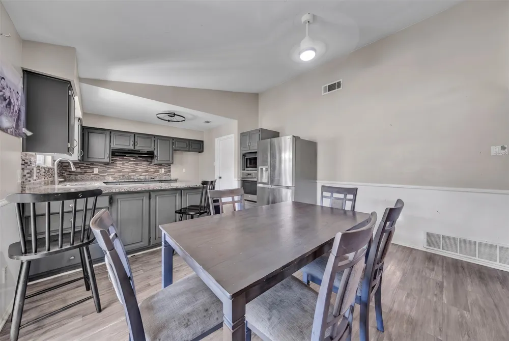 3813 Lynbrook Lane Arlington, TX 76015