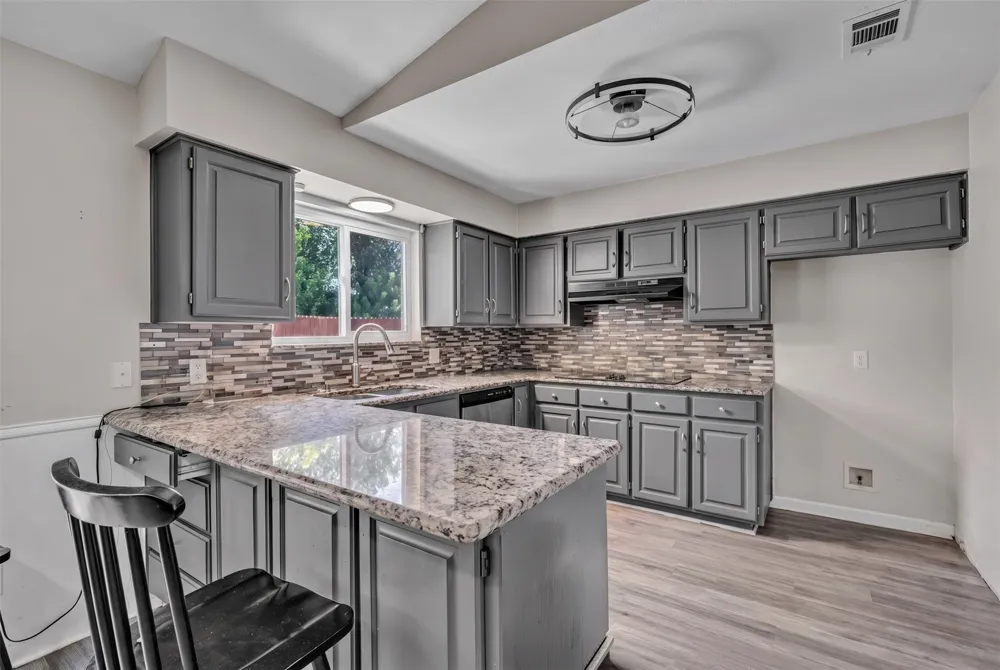 3813 Lynbrook Lane Arlington, TX 76015
