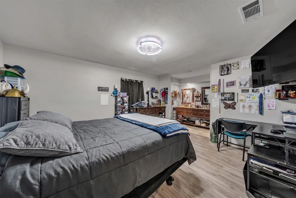 3813 Lynbrook Lane Arlington, TX 76015