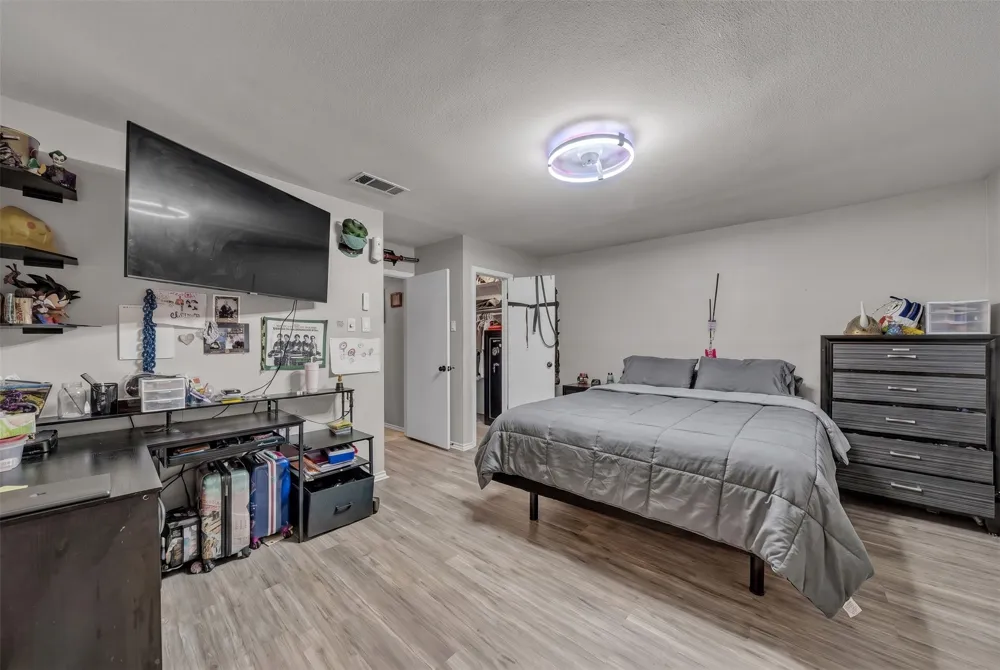 3813 Lynbrook Lane Arlington, TX 76015