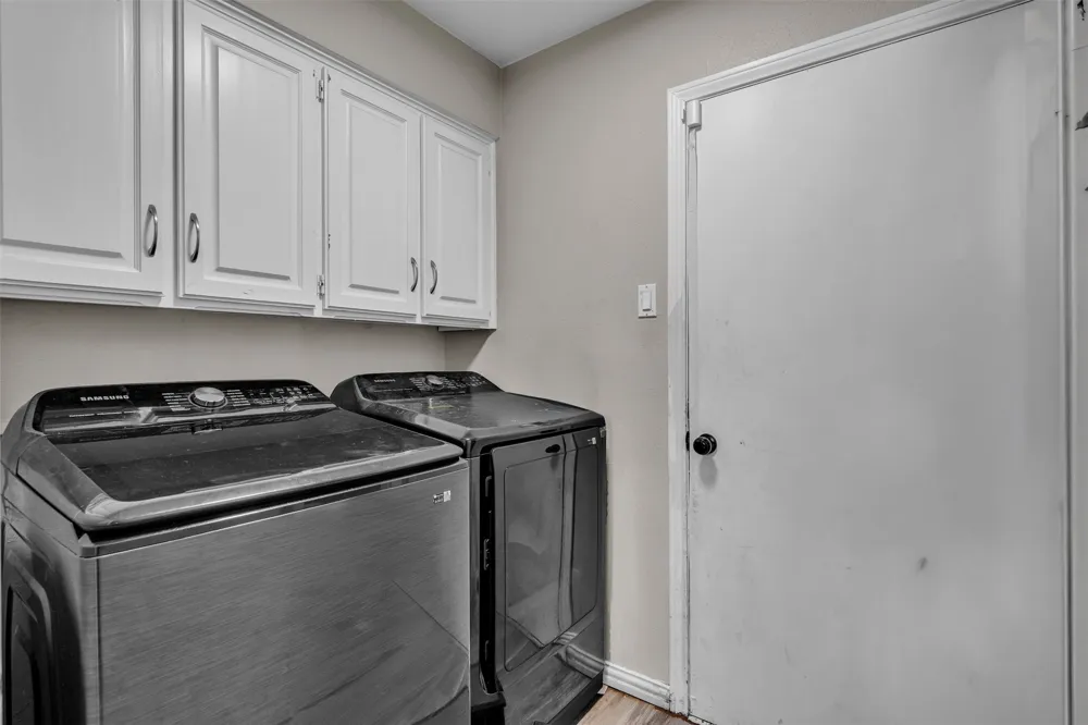 3813 Lynbrook Lane Arlington, TX 76015