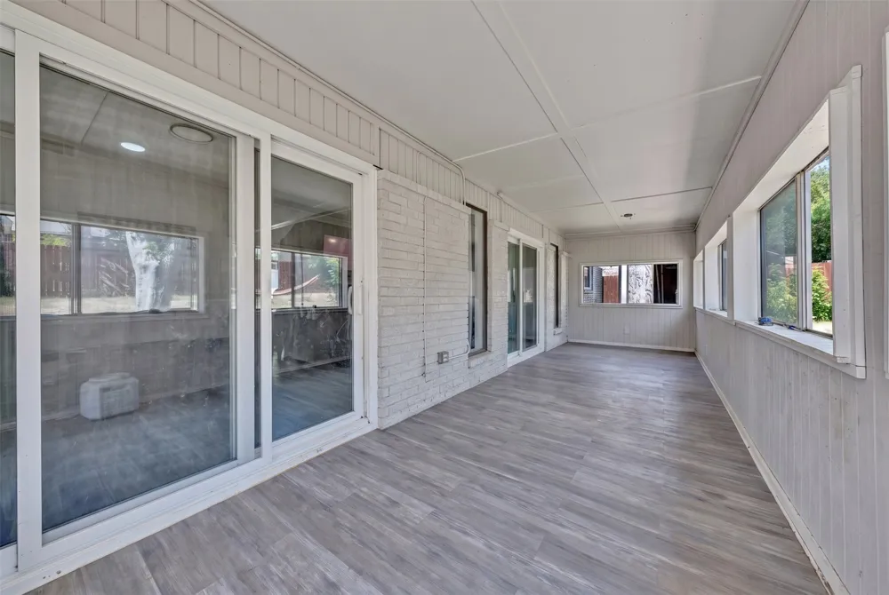 3813 Lynbrook Lane Arlington, TX 76015