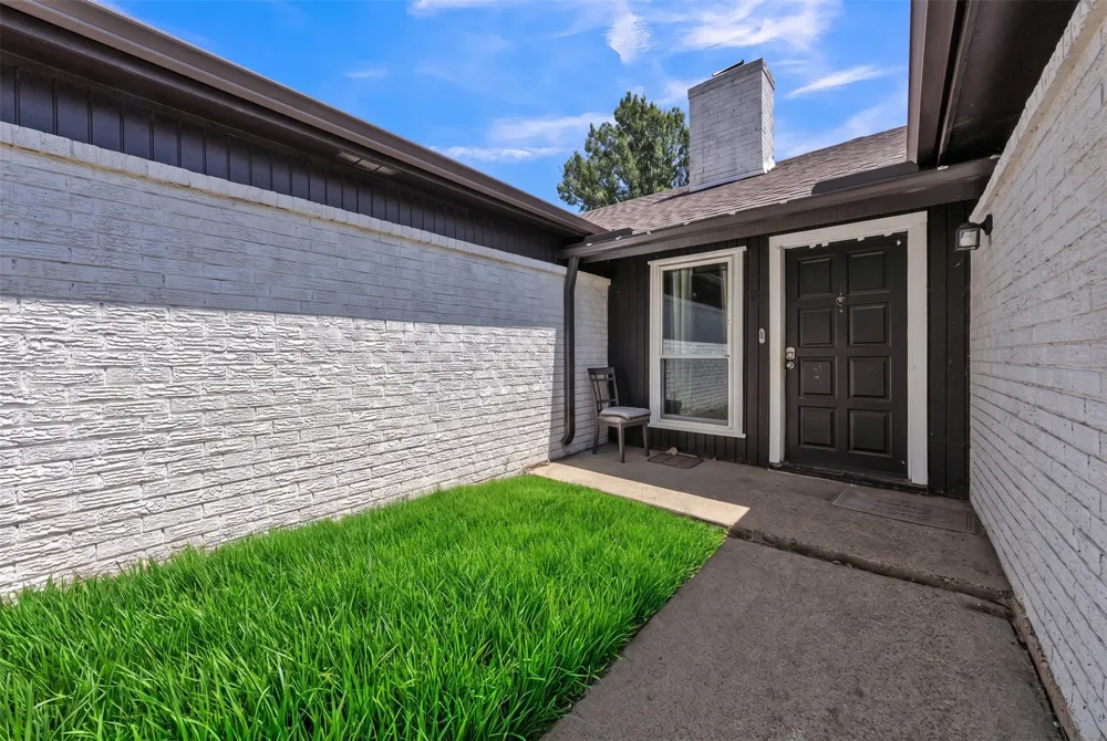 3813 Lynbrook Lane Arlington, TX 76015