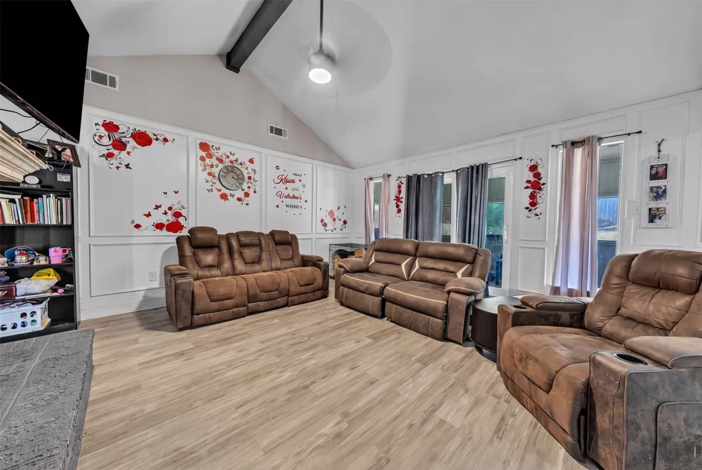 3813 Lynbrook Lane Arlington, TX 76015