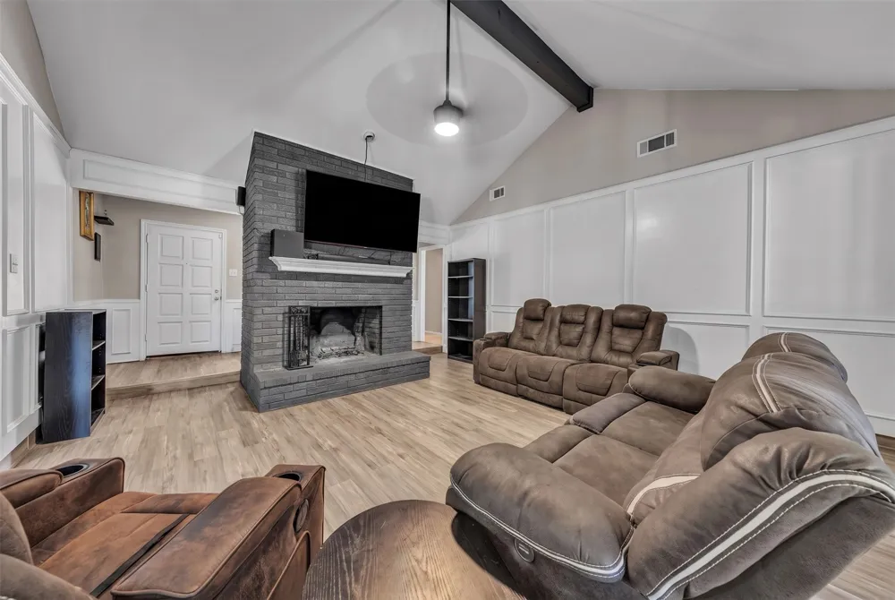 3813 Lynbrook Lane Arlington, TX 76015