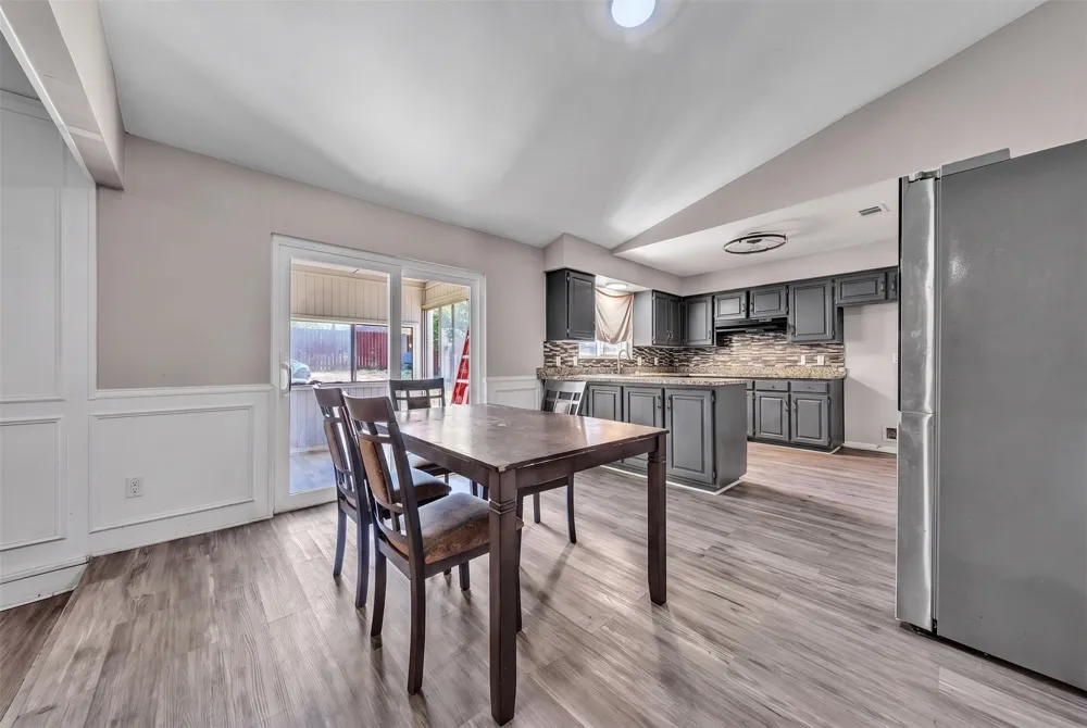 3813 Lynbrook Lane Arlington, TX 76015