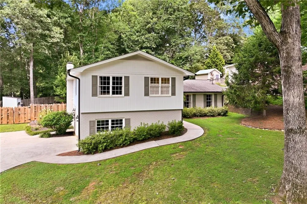 670 Robinhood Trail Gainesville, GA 30501