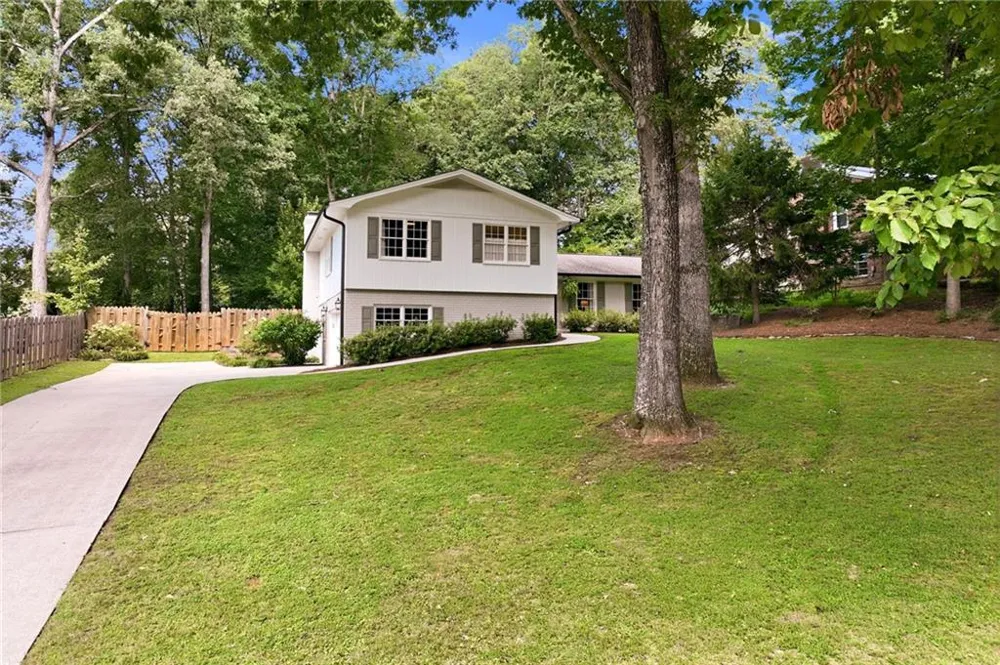 670 Robinhood Trail Gainesville, GA 30501