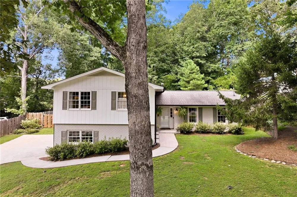 670 Robinhood Trail Gainesville, GA 30501