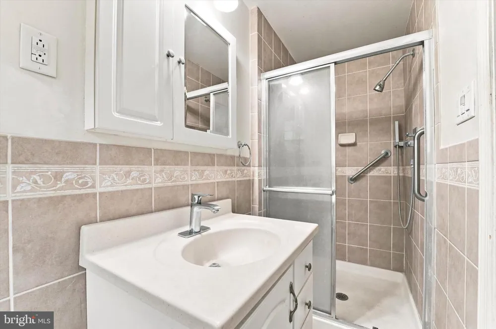 337 KENILWORTH LANE Lower Gwynedd, PA 19002