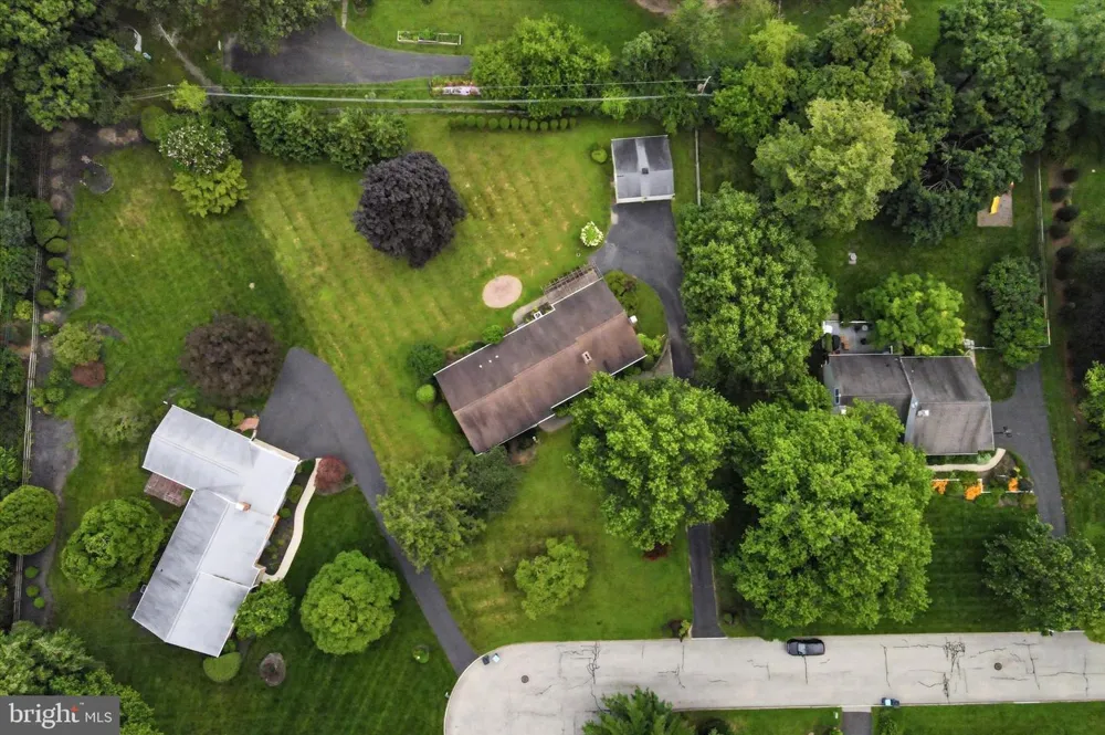 337 KENILWORTH LANE Lower Gwynedd, PA 19002