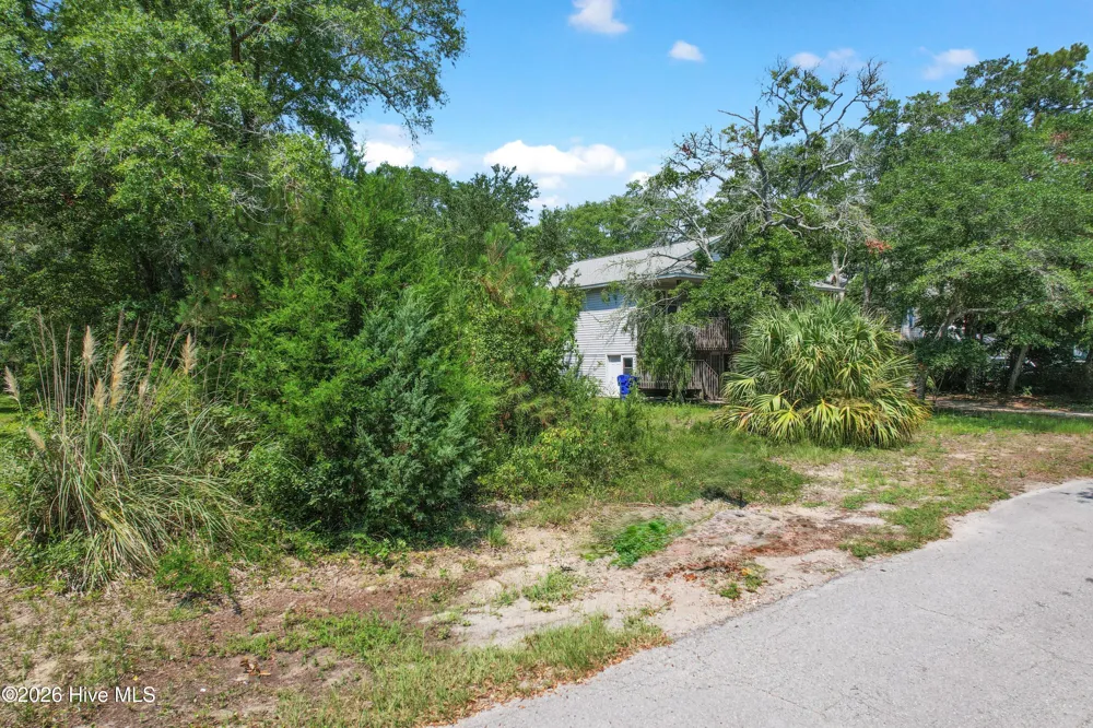 105 SE 8th Street Oak Island, NC 28465