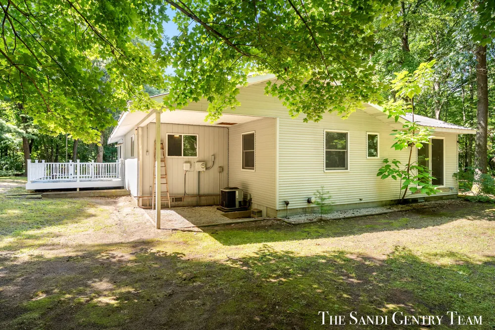 4536 Dalson Road Twin Lake, MI 49457