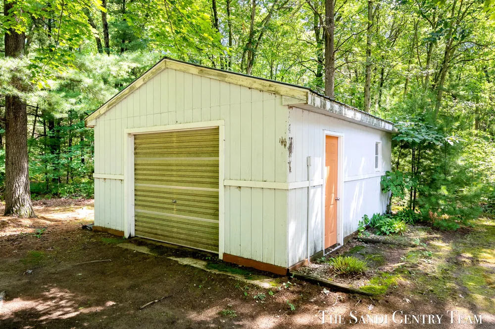 4536 Dalson Road Twin Lake, MI 49457