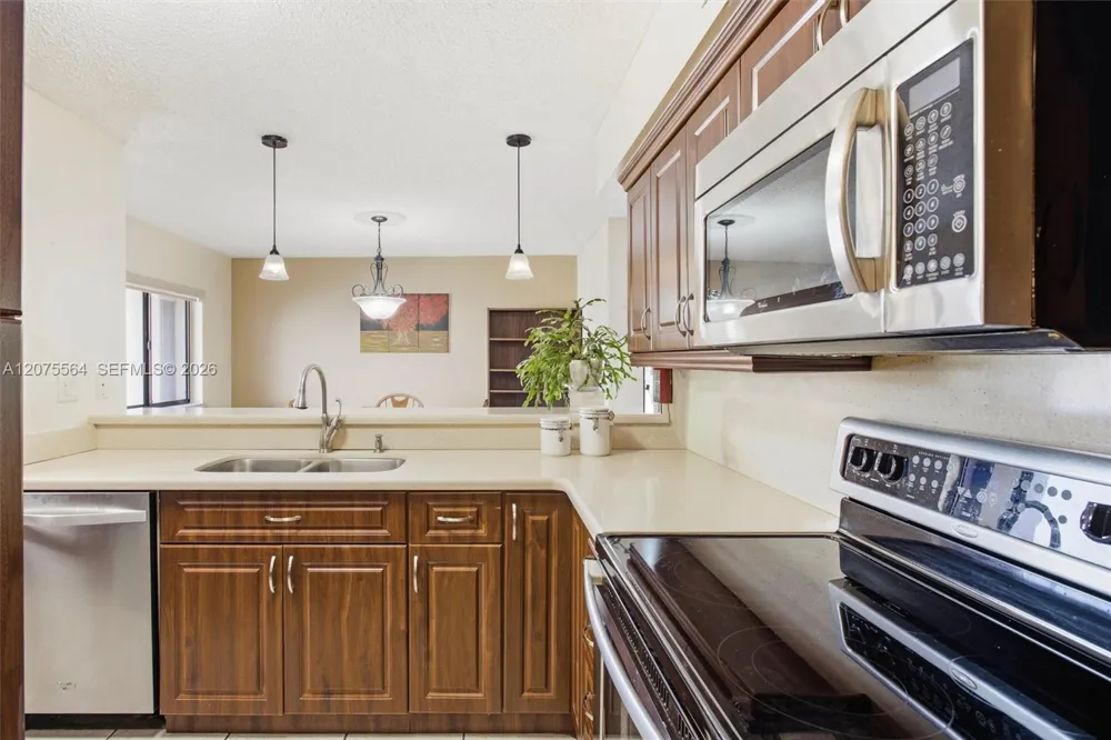 6305 Gage Pl #306-A Miami Lakes, FL 33014